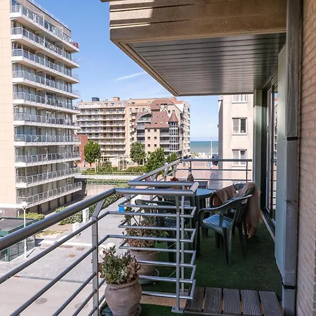 Cozy Family With Private Parking Just 150m From The Apartment Nieuwpoort